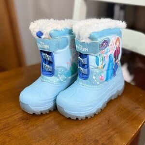 Girls Frozen snow boots